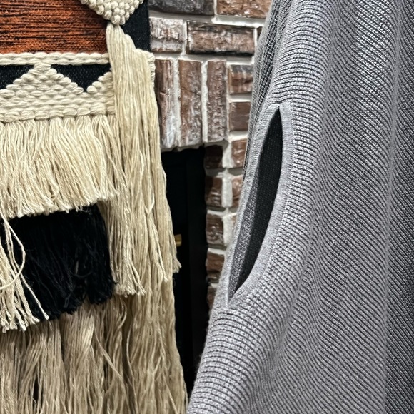 Lululemon forward flow poncho Cashmere blend - SZ OS - Picture 10 of 10